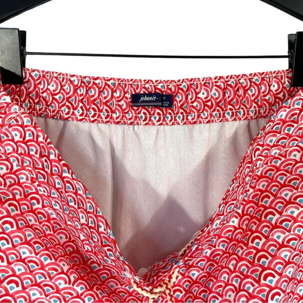 JOHNNIE-O Men's Manteo Half Elastic 9” Surf Short size Medium in Fish Scale